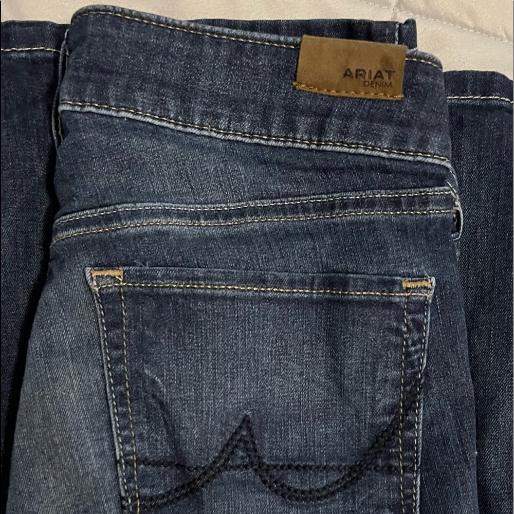 Ariat perfect rise jeans. Worn once. 26 x 32.